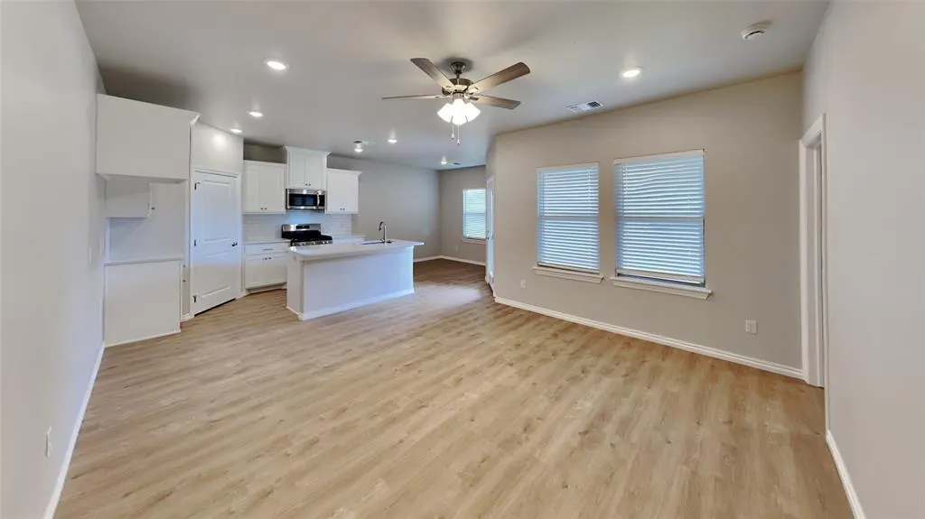 Photo 4 — 6813 Labelle Drive, Warr Acres, OK 73132
