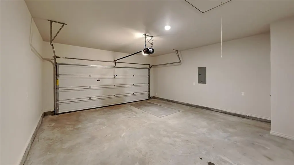 Photo 14 — 6813 Labelle Drive, Warr Acres, OK 73132