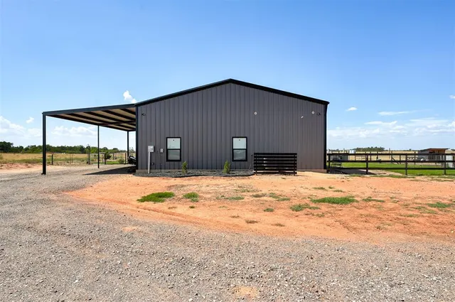 Photo 4 — 20352 N 2990 Road, Crescent, OK 73028
