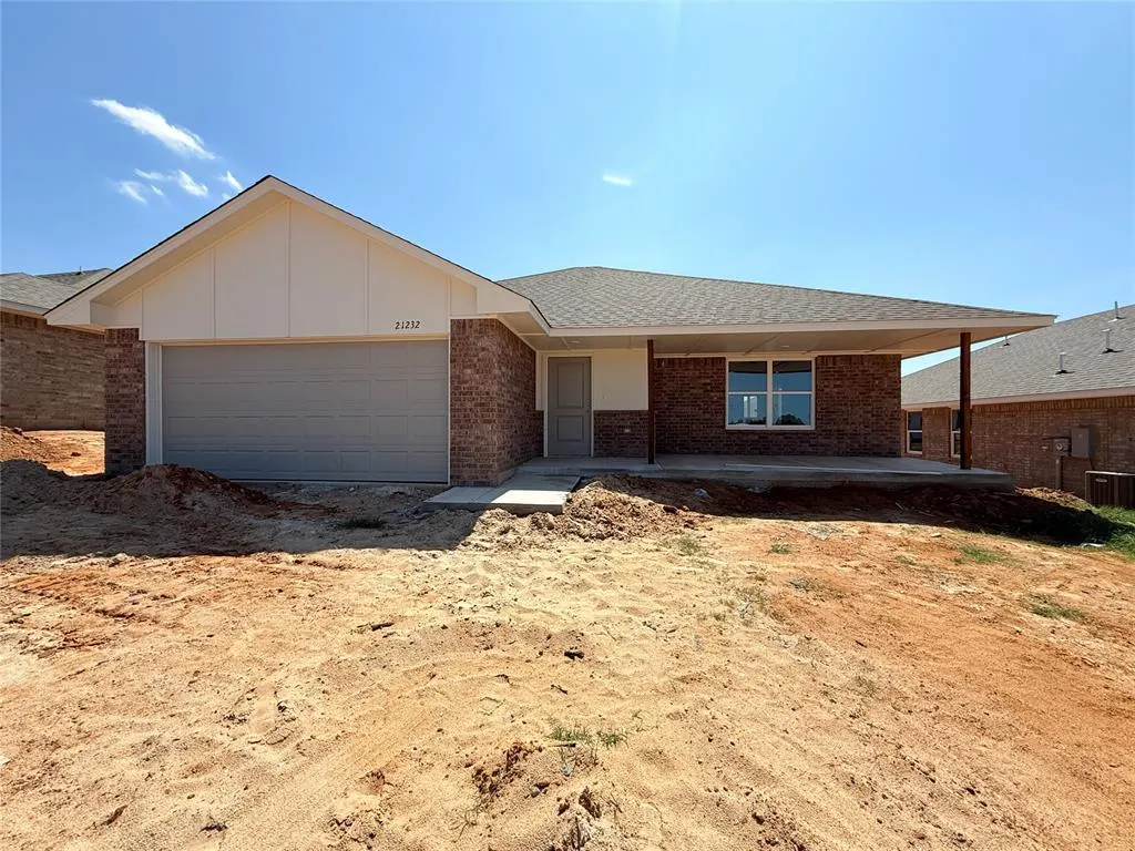 Front exterior — 21232 SE 31st Street, Harrah, OK 73045