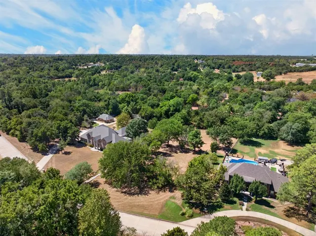 Photo 4 — Wakefield Lane, Choctaw, OK 73020