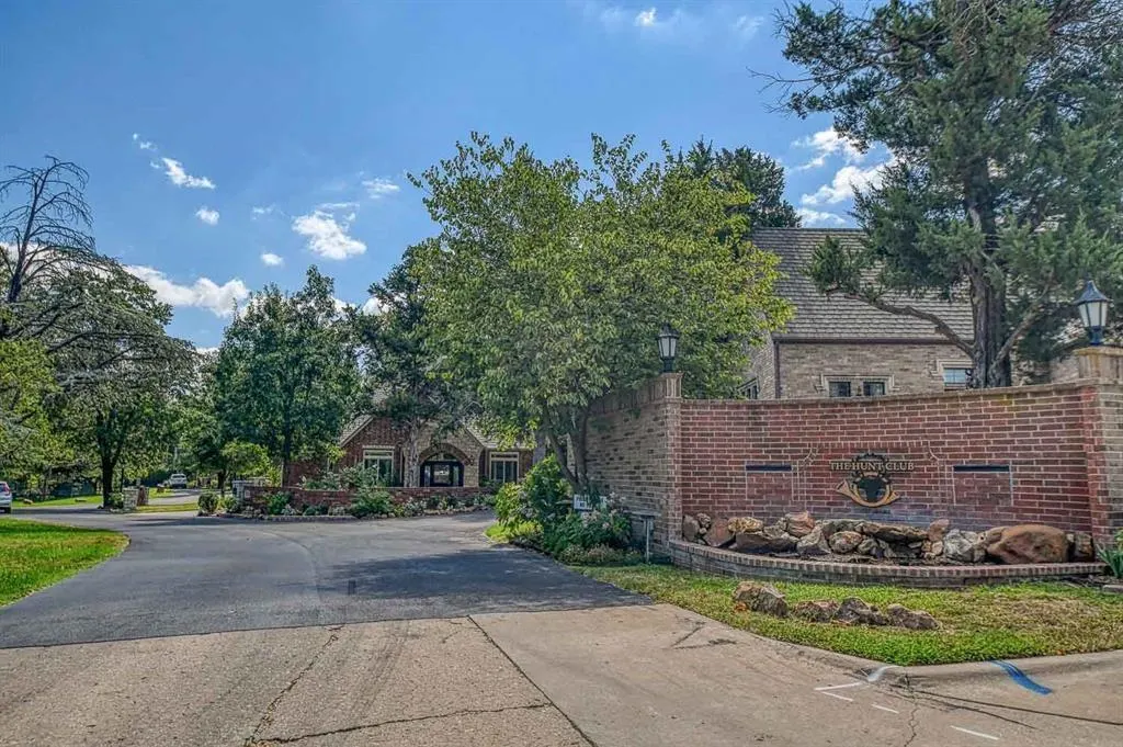 Front exterior — 2521 Mcgee Drive 5, Norman, OK 73072