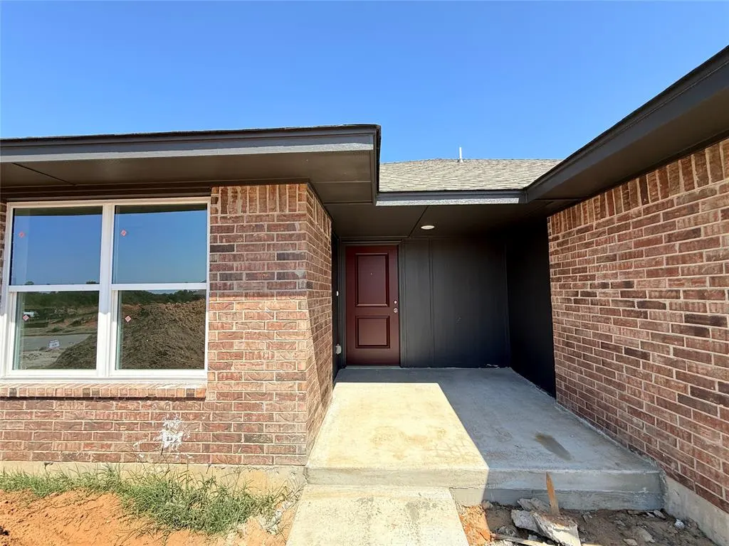 Photo 2 — 21227 SE 32nd Street, Harrah, OK 73045
