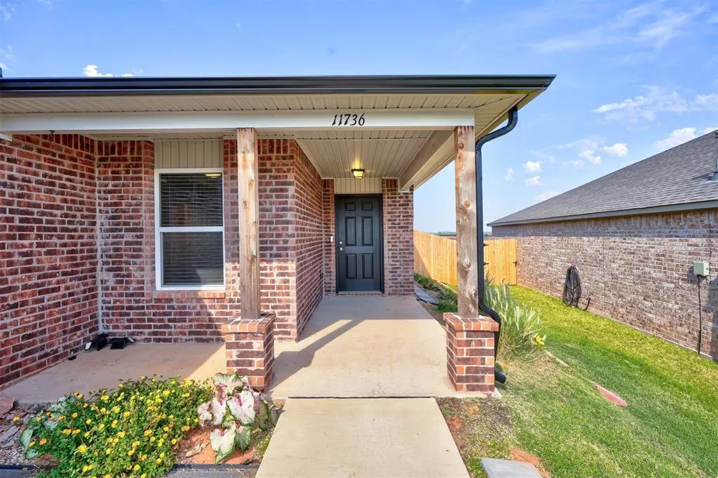 Photo 2 — 11736 NW 96th Street, Yukon, OK 73099