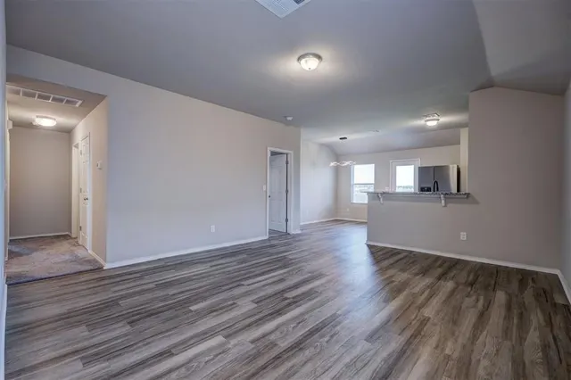 Photo 4 — 11736 NW 96th Street, Yukon, OK 73099