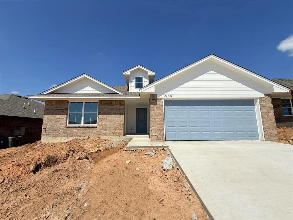 Front exterior — 21231 SE 32nd Street, Harrah, OK 73045