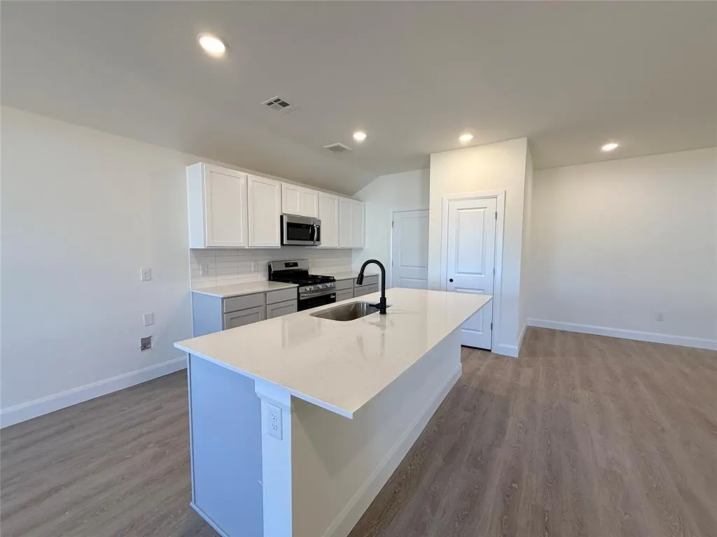 Photo 3 — 21231 SE 32nd Street, Harrah, OK 73045