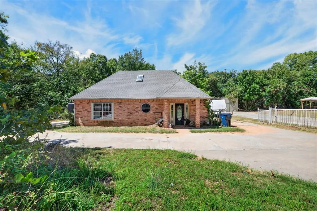 Photo 2 — Wakefield Lane, Choctaw, OK 73020