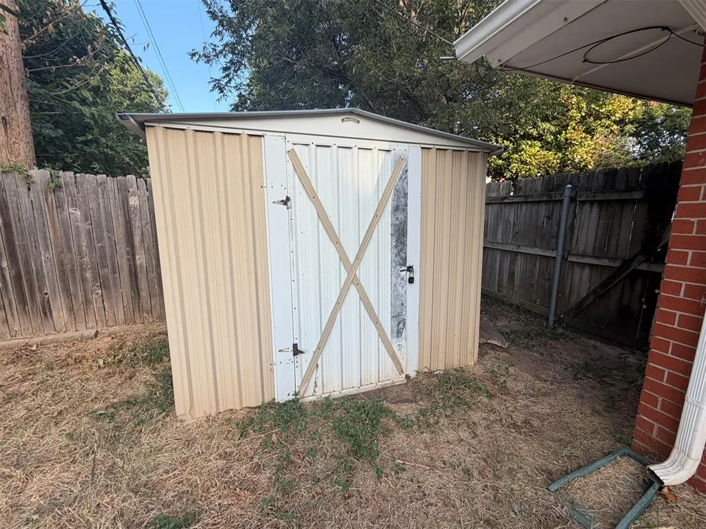 Photo 14 — 8309 NW 25th Street, Bethany, OK 73008