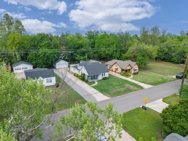 Photo 20 — 1127 W Symmes Street, Norman, OK 73069