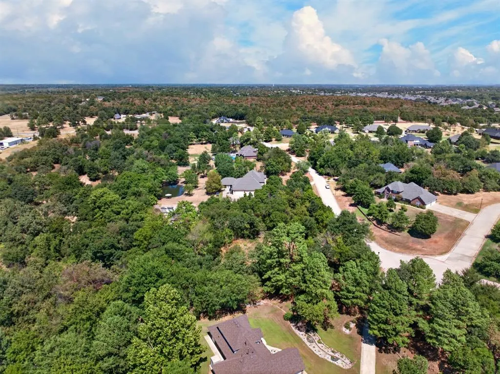 Photo 2 — Wakefield Lane, Choctaw, OK 73020