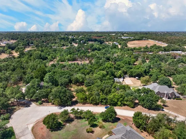 Photo 4 — Wakefield Lane, Choctaw, OK 73020
