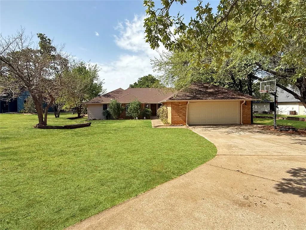 Front exterior — 8225 Pleasant Oaks Drive, Edmond, OK 73034