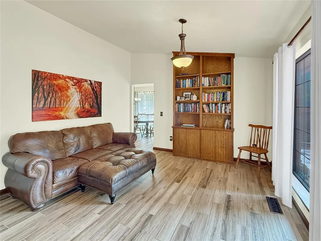 Photo 7 — 8225 Pleasant Oaks Drive, Edmond, OK 73034