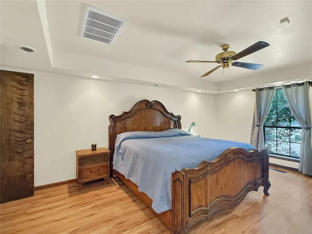 Photo 14 — 8225 Pleasant Oaks Drive, Edmond, OK 73034