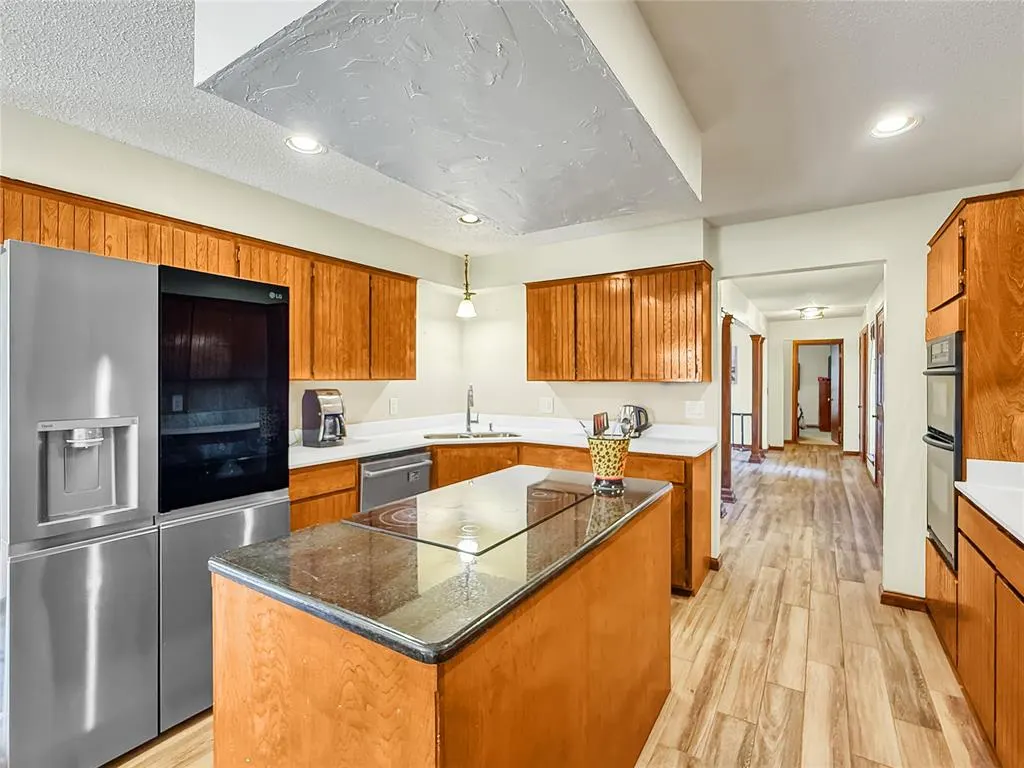 Photo 9 — 8225 Pleasant Oaks Drive, Edmond, OK 73034