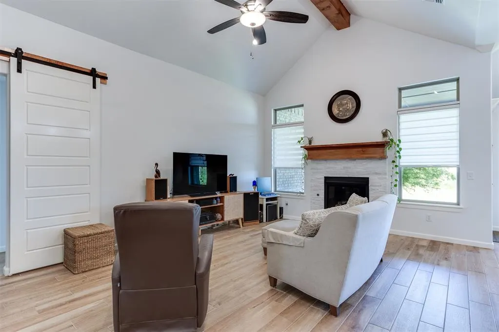 Photo 6 — 704 Side Track Road, Yukon, OK 73099