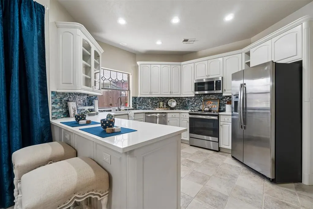 Photo 5 — 12804 Saint Johns Place, Oklahoma City, OK 73142