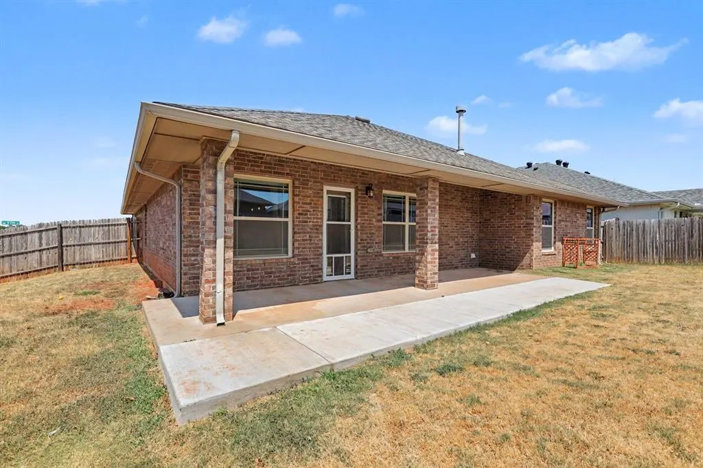 Photo 26 — 11116 NW 97th Street, Yukon, OK 73099