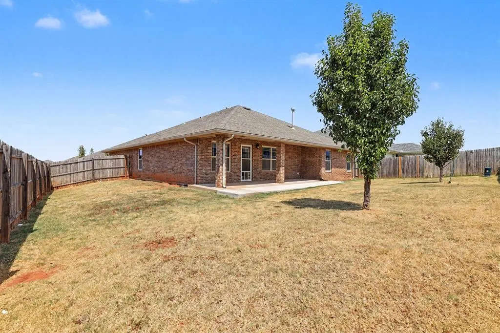 Photo 27 — 11116 NW 97th Street, Yukon, OK 73099