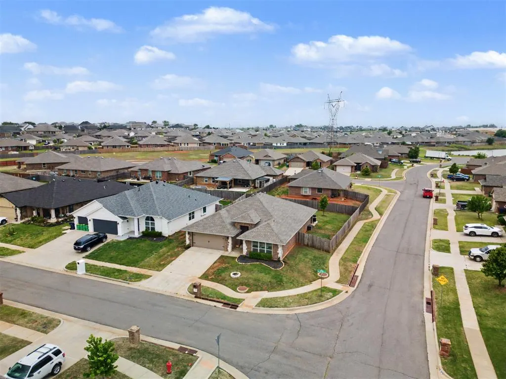 Photo 30 — 11116 NW 97th Street, Yukon, OK 73099