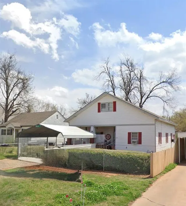 Photo 3 — 717 W Dakota Avenue, Chickasha, OK 73018