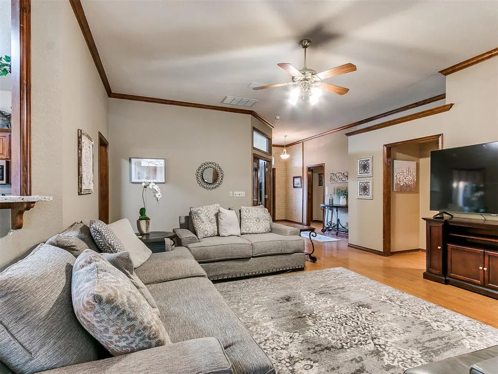 Photo 8 — 4120 Pine Hill Road, Norman, OK 73072