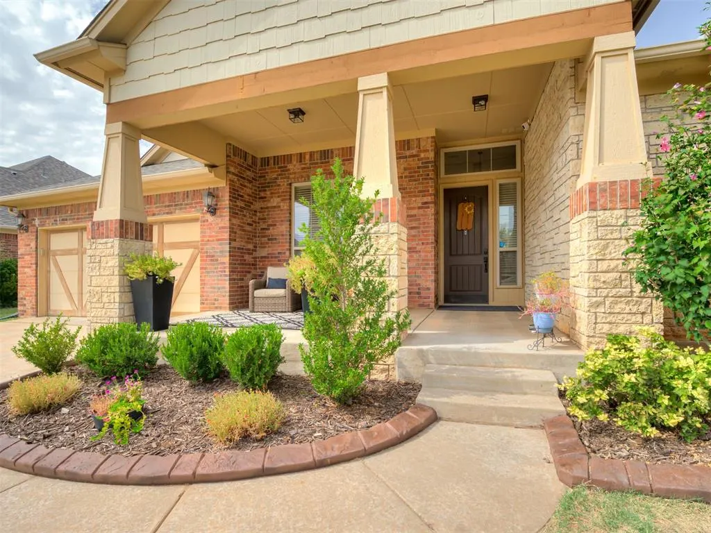 Photo 2 — 18401 Mesa Road, Edmond, OK 73012