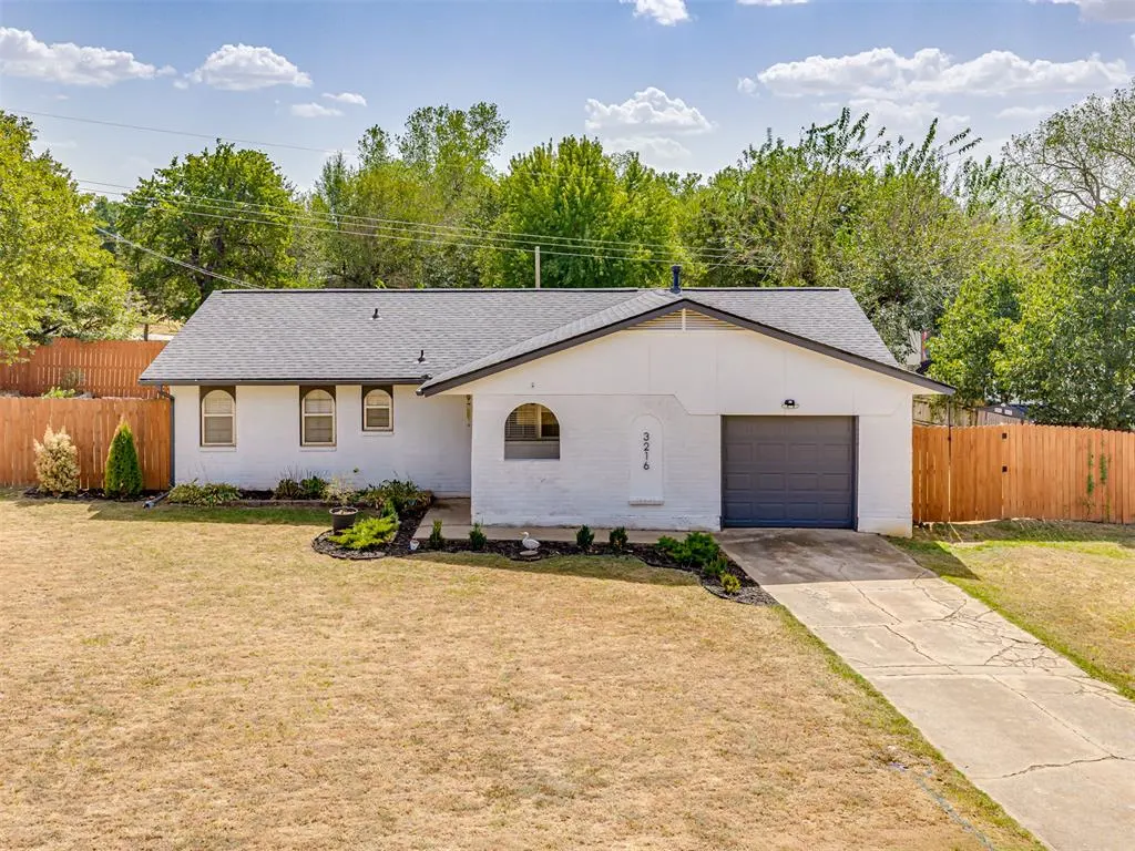 Front exterior — 3216 E Noble Drive, Edmond, OK 73034