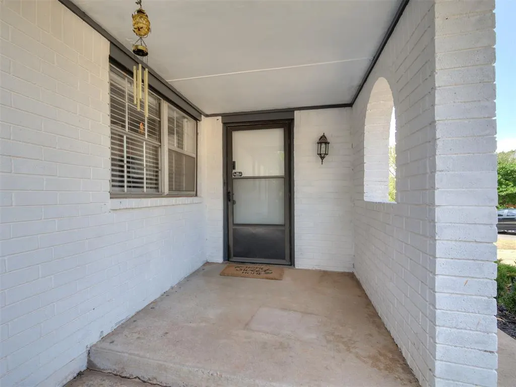 Photo 3 — 3216 E Noble Drive, Edmond, OK 73034