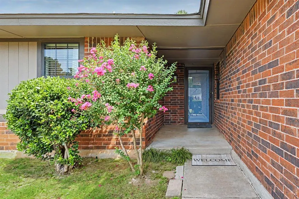 Photo 3 — 521 Cherryvale Road, Edmond, OK 73003