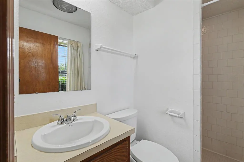 Photo 15 — 521 Cherryvale Road, Edmond, OK 73003