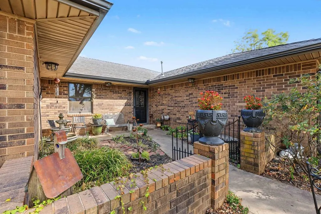 Photo 2 — 106800 S 3450 Road, Meeker, OK 74855