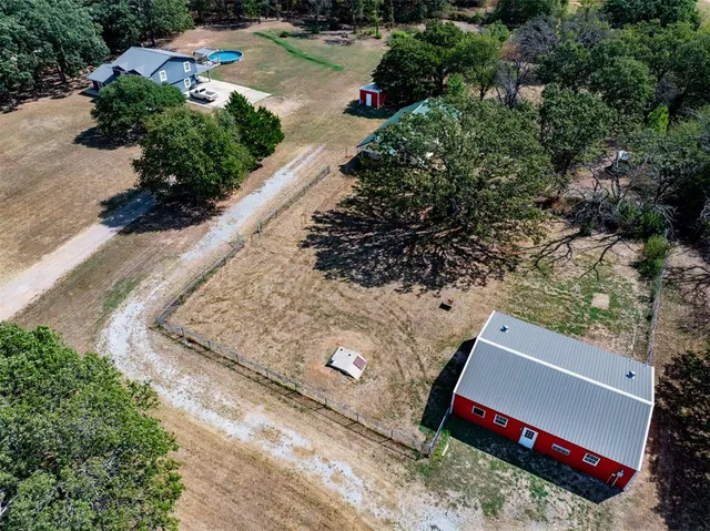 Photo 2 — 18755 Ferdondo Drive, Earlsboro, OK 74840