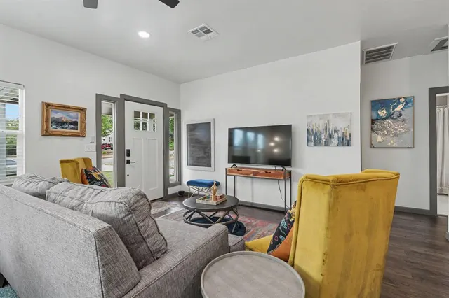 Photo 7 — 814 NW 34th Street, Oklahoma City, OK 73118