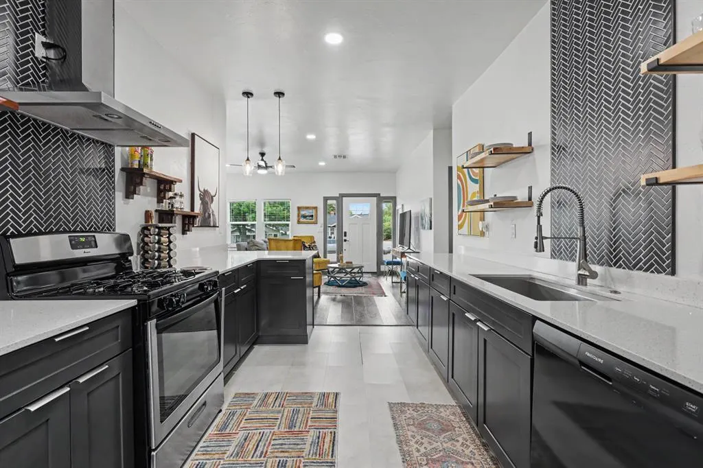 Photo 14 — 814 NW 34th Street, Oklahoma City, OK 73118