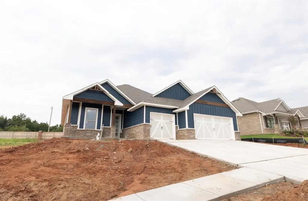 Photo 2 — 9001 Stark Street, Edmond, OK 73007