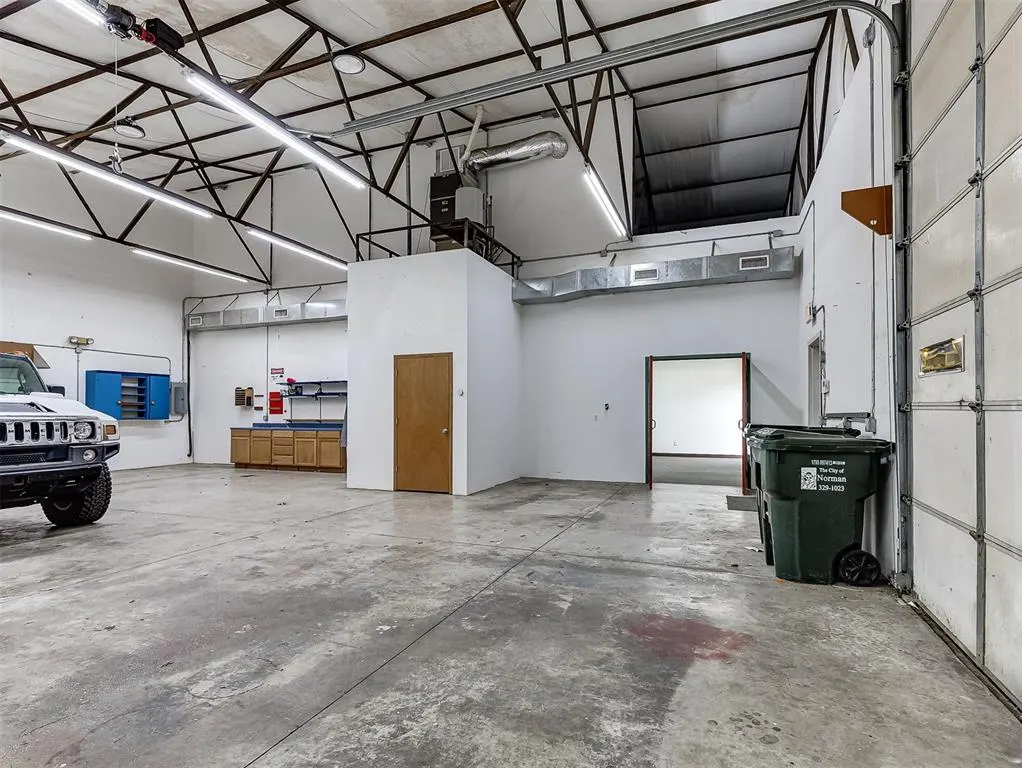 Photo 29 — 220 N Crawford Avenue, Norman, OK 73069