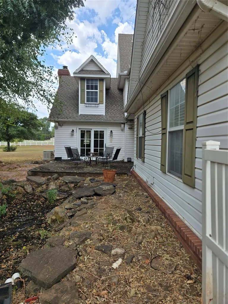 Photo 3 — 1300 Rolling Hills Drive, Harrah, OK 73045