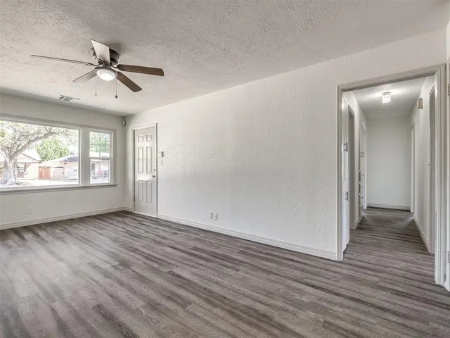 Photo 7 — 1900 Sheffield Road, Oklahoma City, OK 73120