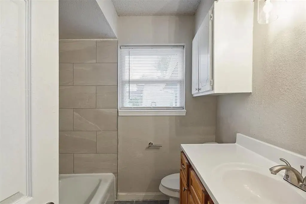 Photo 11 — 109 W Shadywood Drive, Midwest City, OK 73110