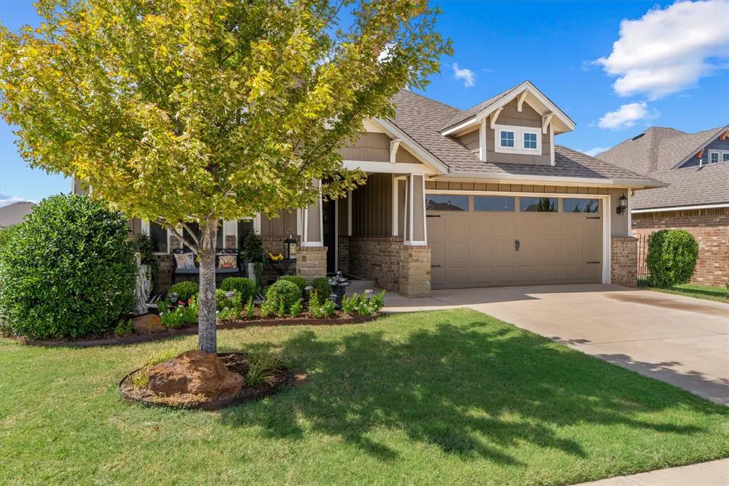 Photo 2 — 18613 Melogold Drive, Edmond, OK 73012