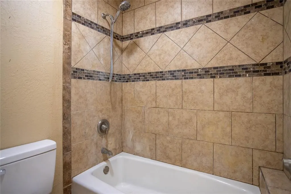 Photo 9 — 118 N 11th Street, Thomas, OK 73669