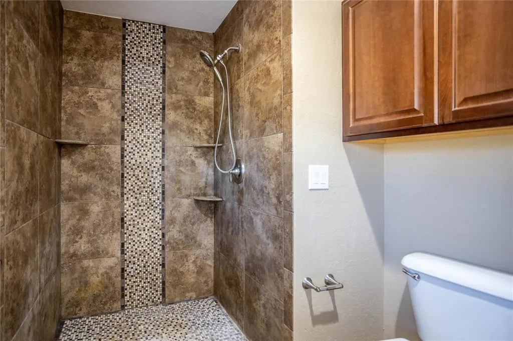 Photo 12 — 118 N 11th Street, Thomas, OK 73669