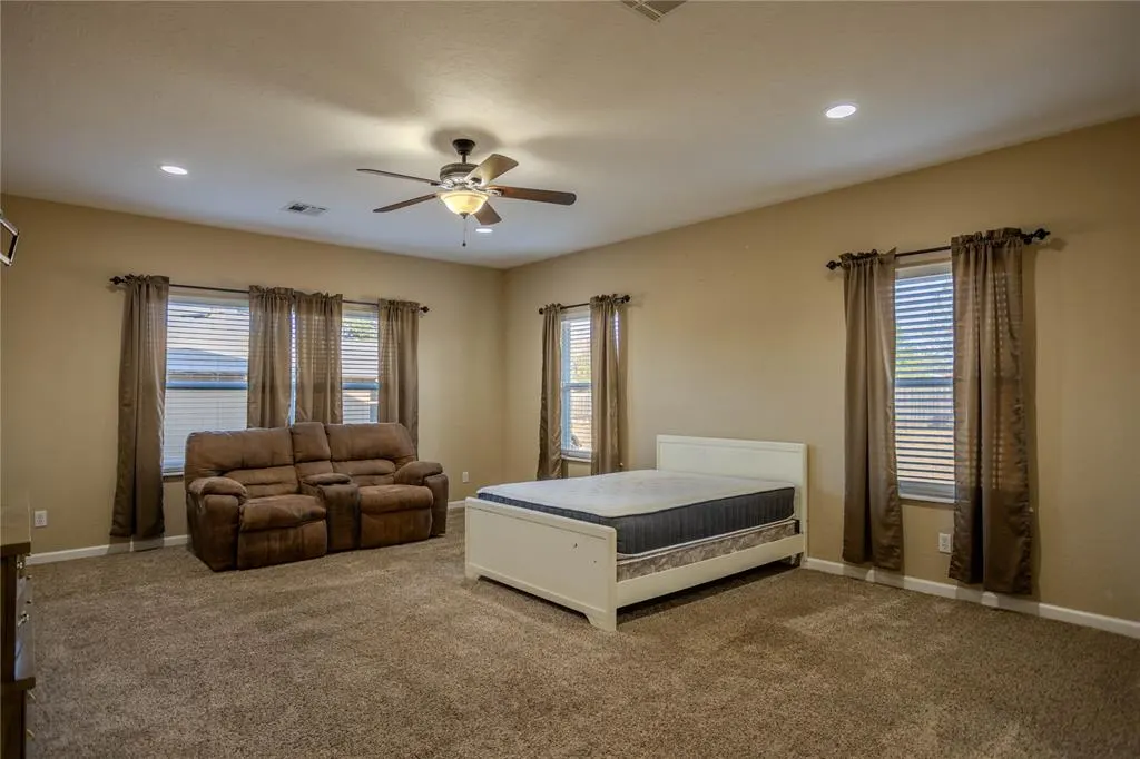 Photo 14 — 118 N 11th Street, Thomas, OK 73669