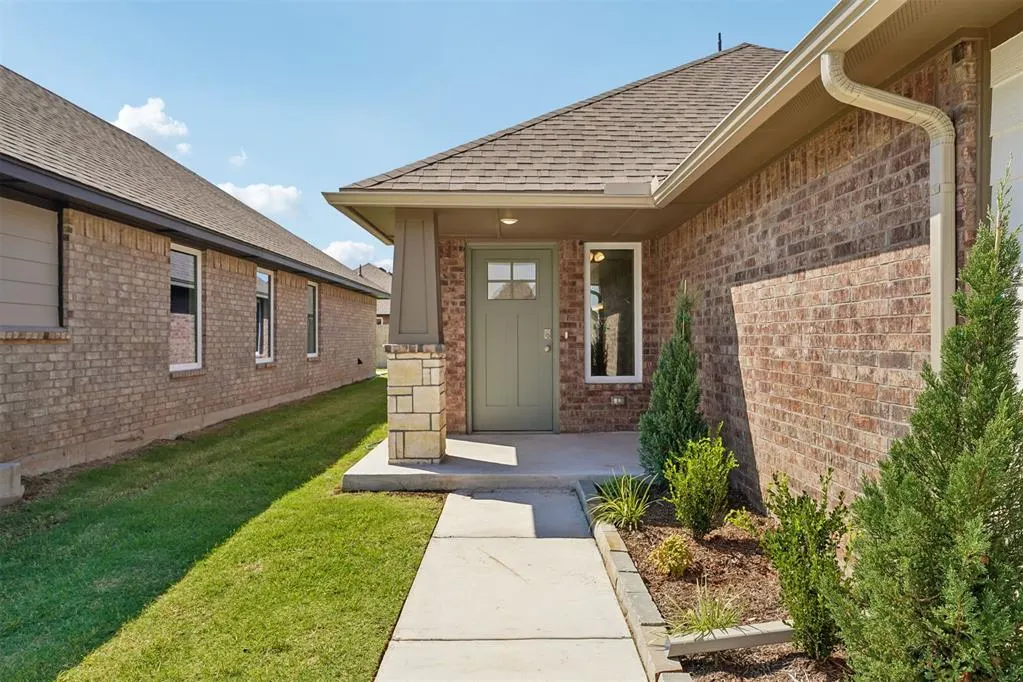 Photo 5 — 1104 SW 139th Terrace, Oklahoma City, OK 73170
