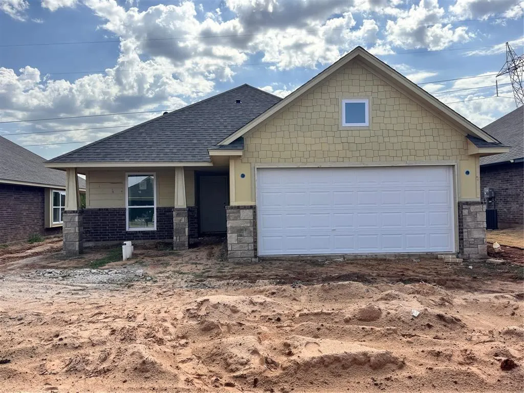 Front exterior — 14024 Tybee Island Drive, Yukon, OK 73099