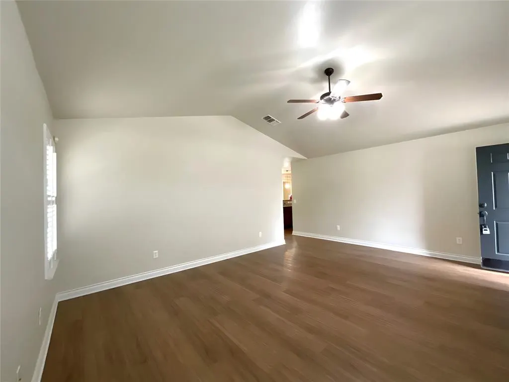Photo 4 — 724 Humming Fish Drive, Norman, OK 73069