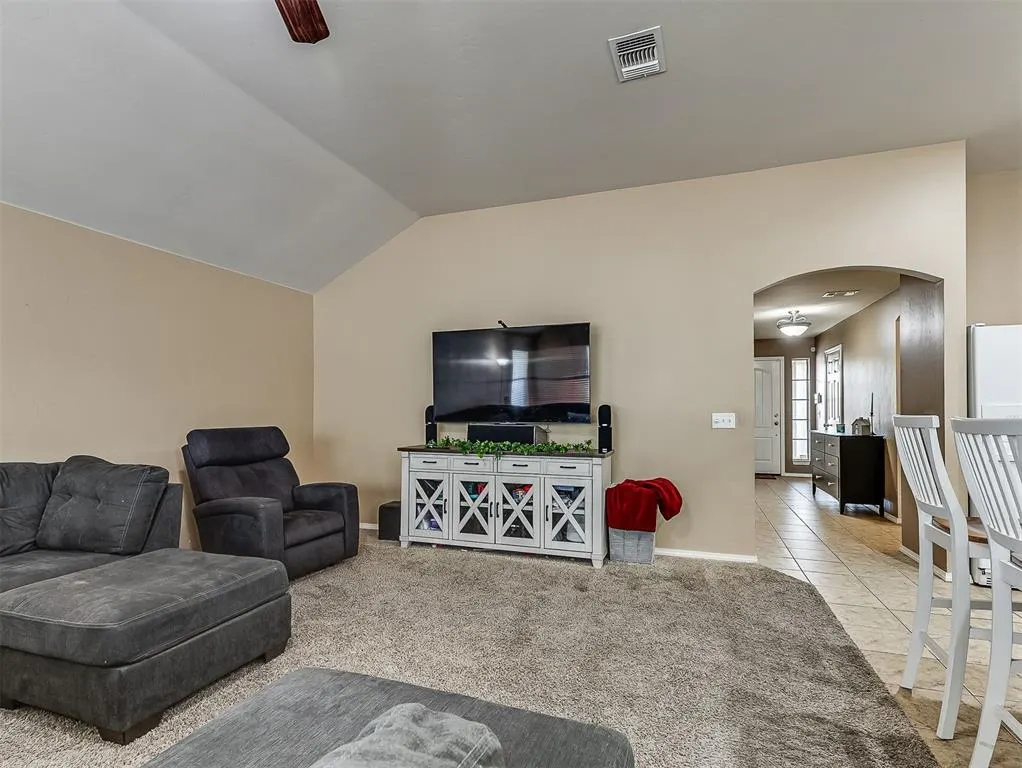 Photo 6 — 2501 Fawn Lily Road, Oklahoma City, OK 73128