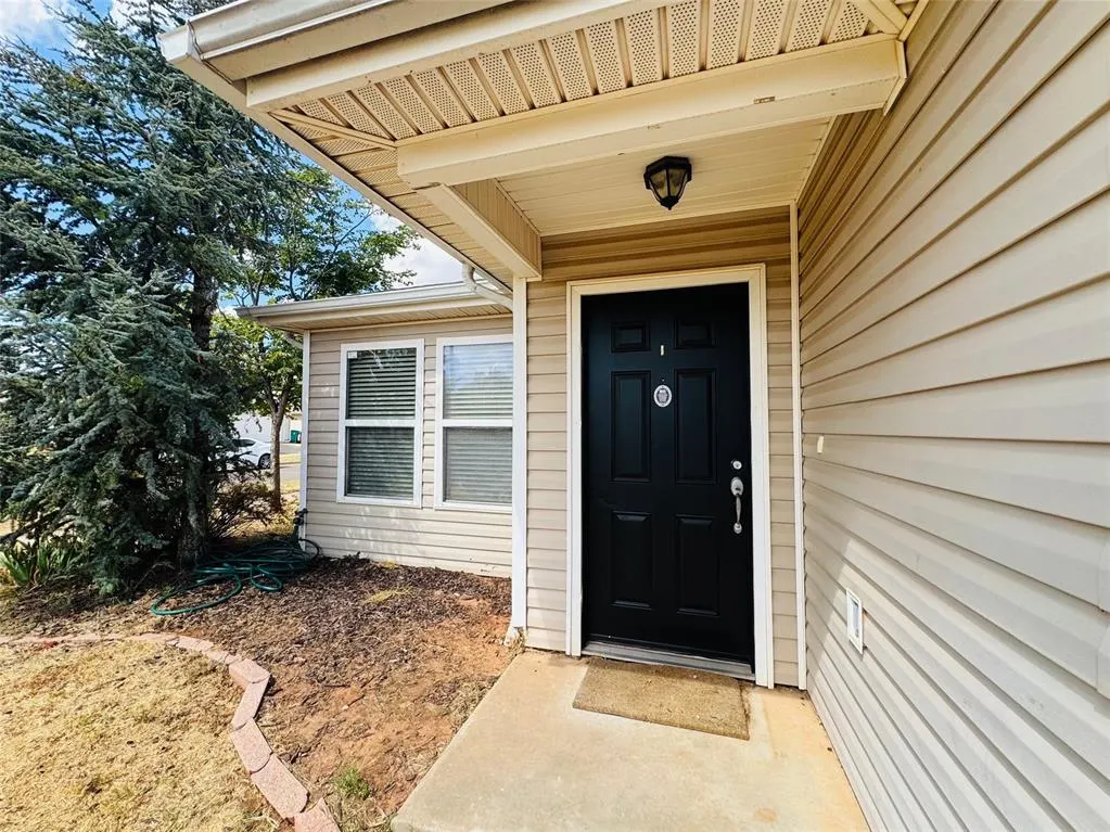Front exterior — 1829 NW 146th Street, Edmond, OK 73013